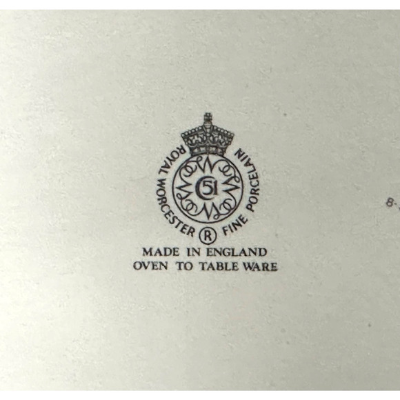 Royal Worcester EVESHAM Gold 2.5 QT Casserole with Lid England Vintage Retired - Picture 15 of 16